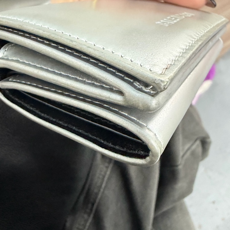 Balenciaga（巴黎世家）Essential 系列銀色牛皮三折短夾（附盒）-13