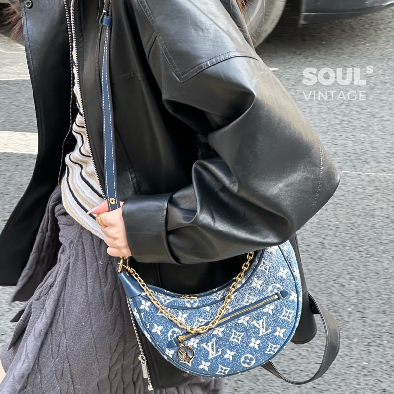 售 二手 真品LV M81166 Loop系列丹寧牛仔豌豆包，藍色牛仔+經典Monogram老花。芯片款-1