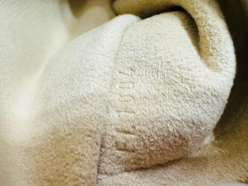 售二手真品 LV 2004年春夏限量Theda金球餃子包，經典老花帆布+植鞣革，金色金屬件超有復古感-5