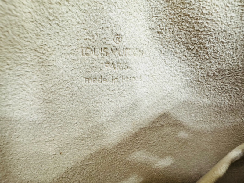 售二手真品 LV 2004年春夏限量Theda金球餃子包，經典老花帆布+植鞣革，金色金屬件超有復古感-6