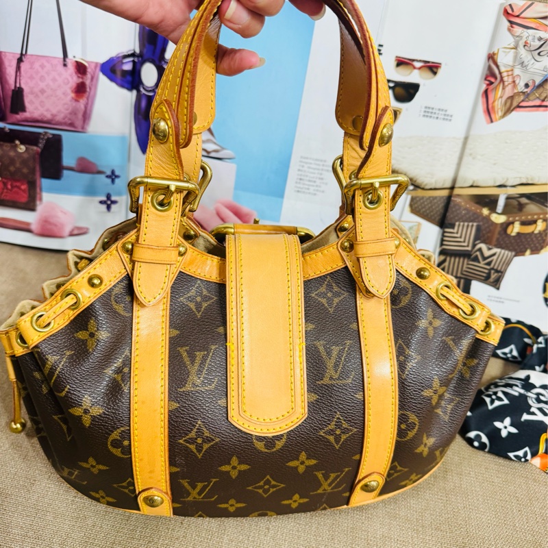 售二手真品 LV 2004年春夏限量Theda金球餃子包，經典老花帆布+植鞣革，金色金屬件超有復古感-12