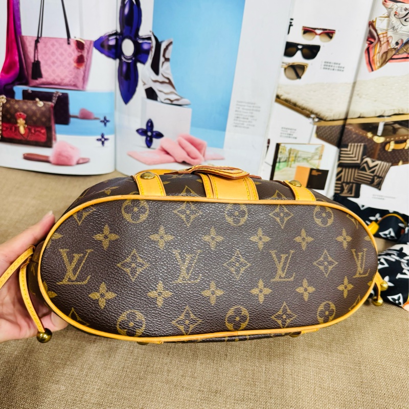 售二手真品 LV 2004年春夏限量Theda金球餃子包，經典老花帆布+植鞣革，金色金屬件超有復古感-13