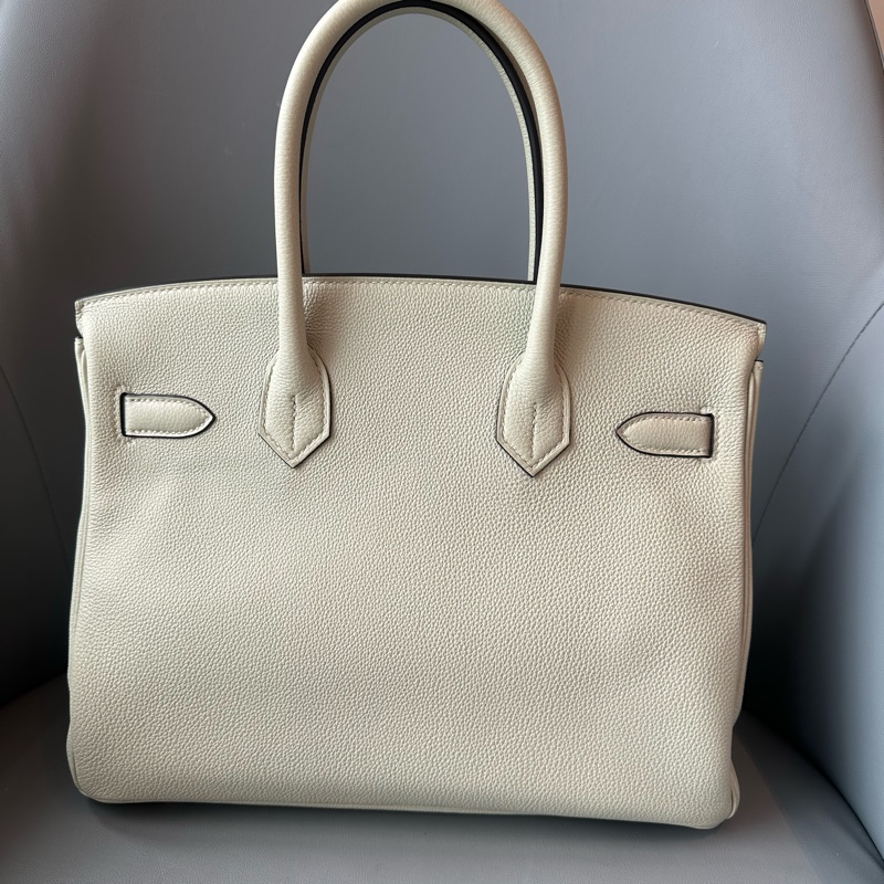 愛馬仕 birkin30 冰清灰 閒置未使用，在不同光線下呈現「灰中帶綠」的微妙變化，極為清新高級。2023年包 B刻 附件含塵袋、附發票。-2