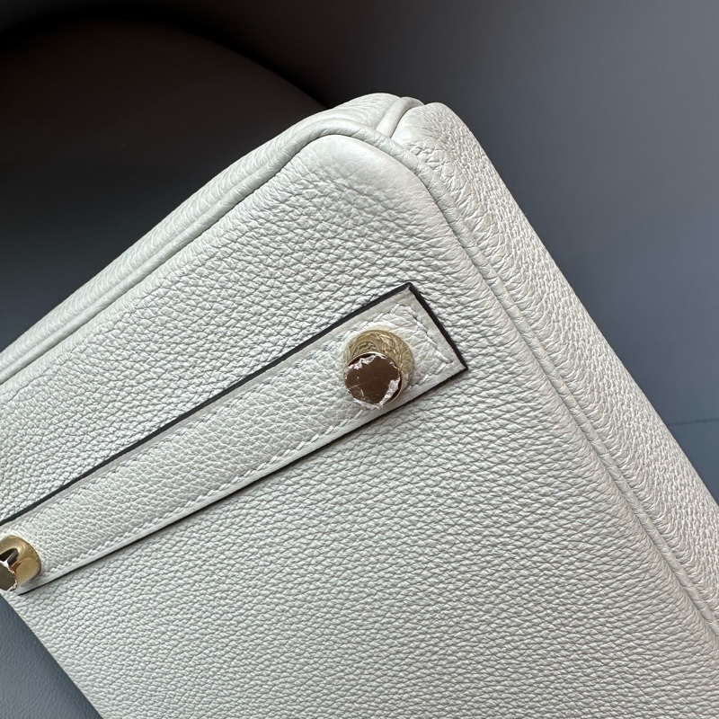 愛馬仕 birkin30 冰清灰 閒置未使用，在不同光線下呈現「灰中帶綠」的微妙變化，極為清新高級。2023年包 B刻 附件含塵袋、附發票。-4