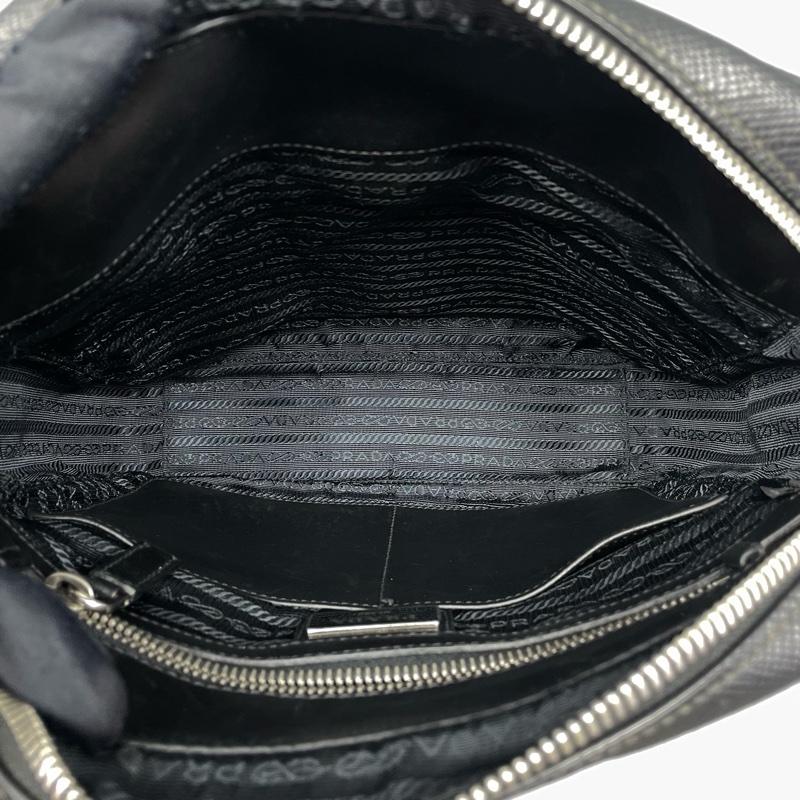 Prada普拉達男士斜挎包黑色/26*24*7cm-7