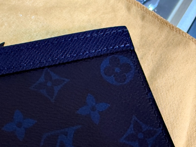 路易威登Pochette Voyage MM 男款手拿包M30423九成新以上-5