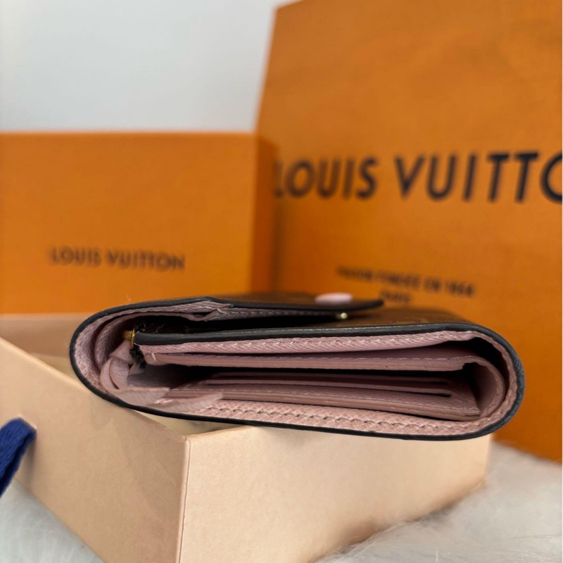 【👝正常使用痕跡 | 有購證】LV Victorine 老花三折扣式短夾 粉-4
