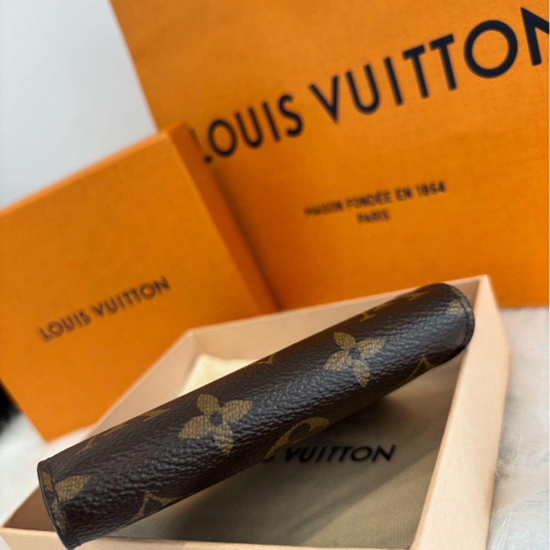 【👝正常使用痕跡 | 有購證】LV Victorine 老花三折扣式短夾 粉-5