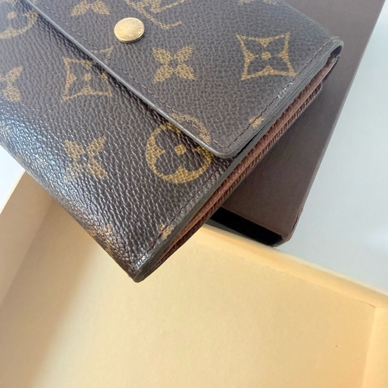 ✔️LV Louis Vuitton 路易威登 Monogram M61652 原花金扣三折零錢短夾-5