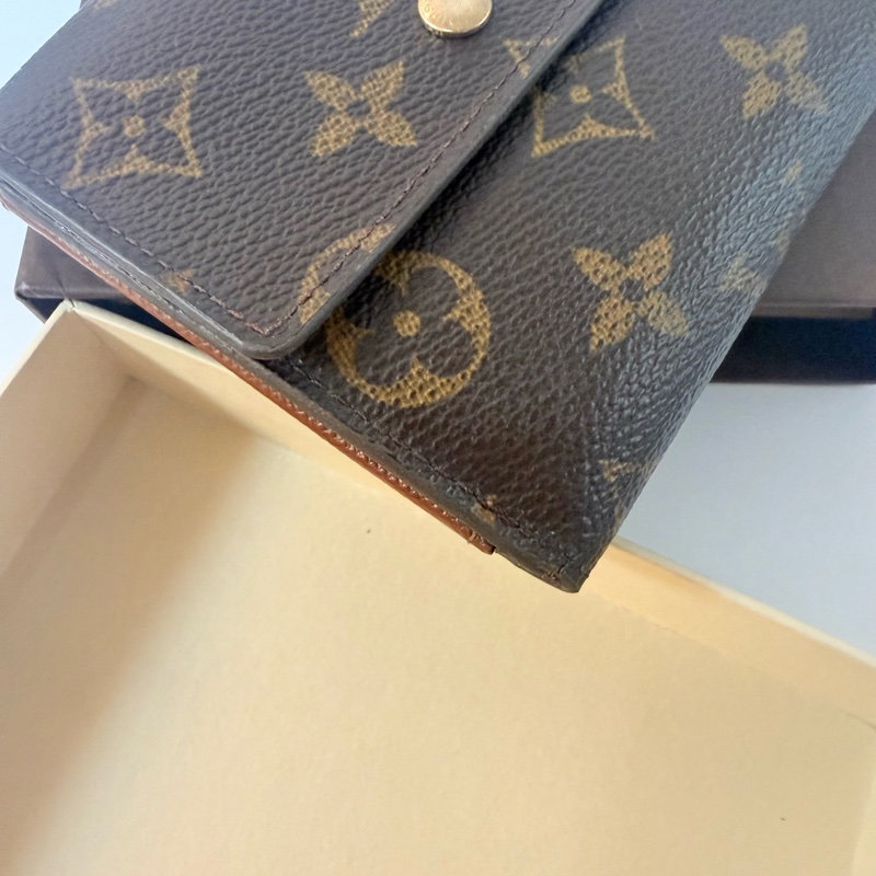✔️LV Louis Vuitton 路易威登 Monogram M61652 原花金扣三折零錢短夾-6