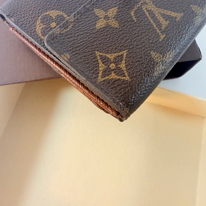 ✔️LV Louis Vuitton 路易威登 Monogram M61652 原花金扣三折零錢短夾-8