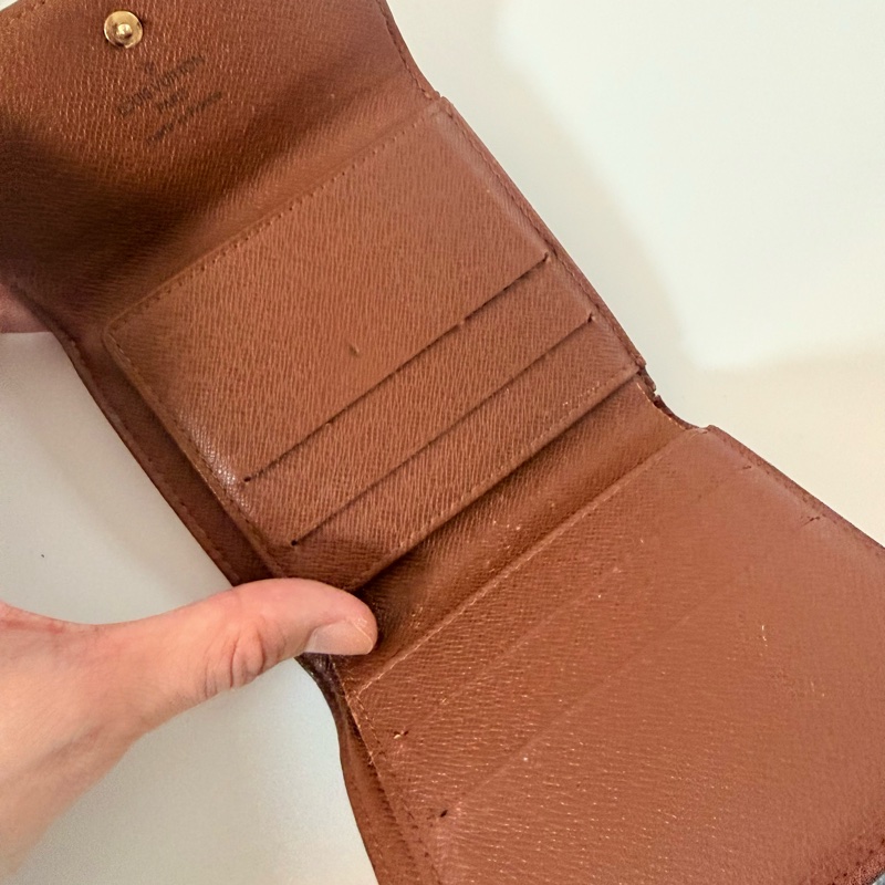 ✔️LV Louis Vuitton 路易威登 Monogram M61652 原花金扣三折零錢短夾-31