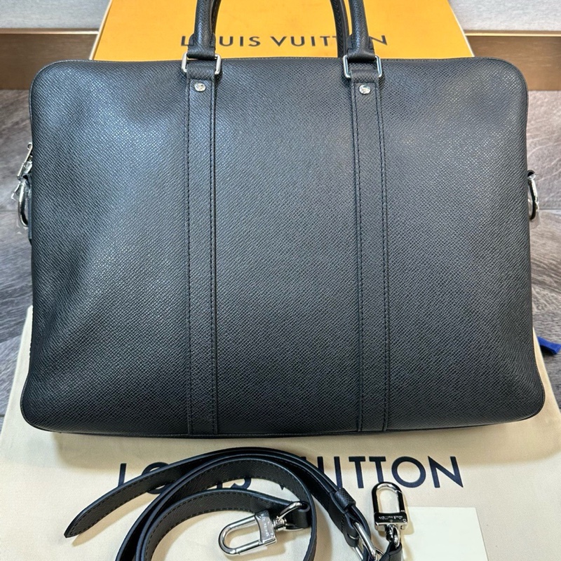 閒置新 未使用LV 路易威登 全皮公文包 手提單肩斜挎包 顆粒牛皮 有塵袋-0