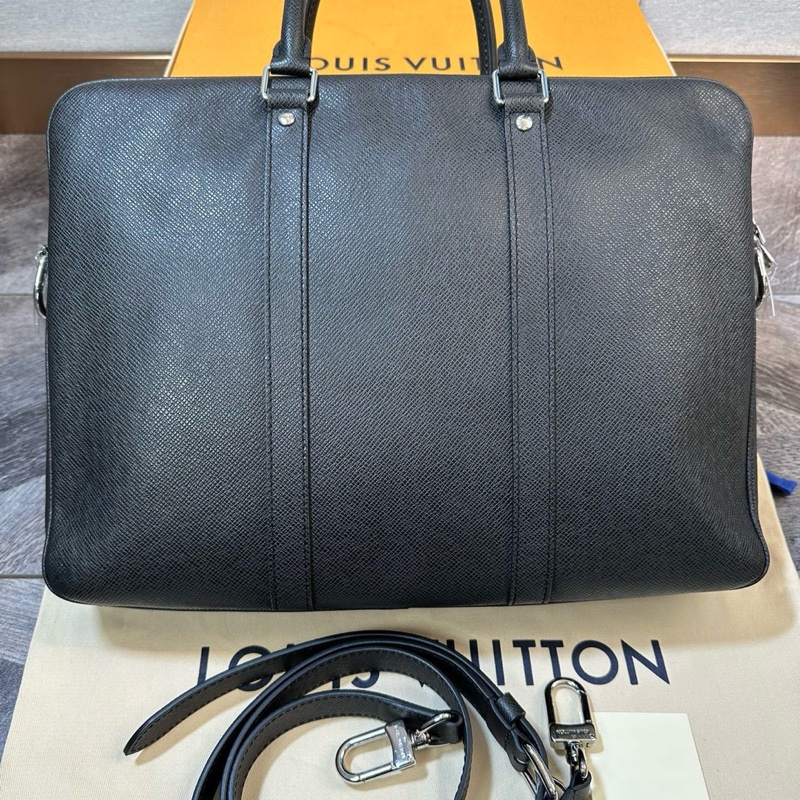 閒置新 未使用LV 路易威登 全皮公文包 手提單肩斜挎包 顆粒牛皮 有塵袋-1
