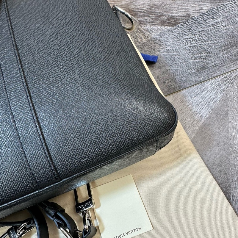 閒置新 未使用LV 路易威登 全皮公文包 手提單肩斜挎包 顆粒牛皮 有塵袋-8