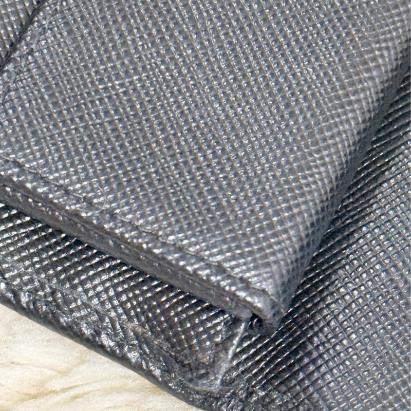 88新✨PRADA經典的黑色防刮牛皮 中夾 短夾 錢包 零錢包-3