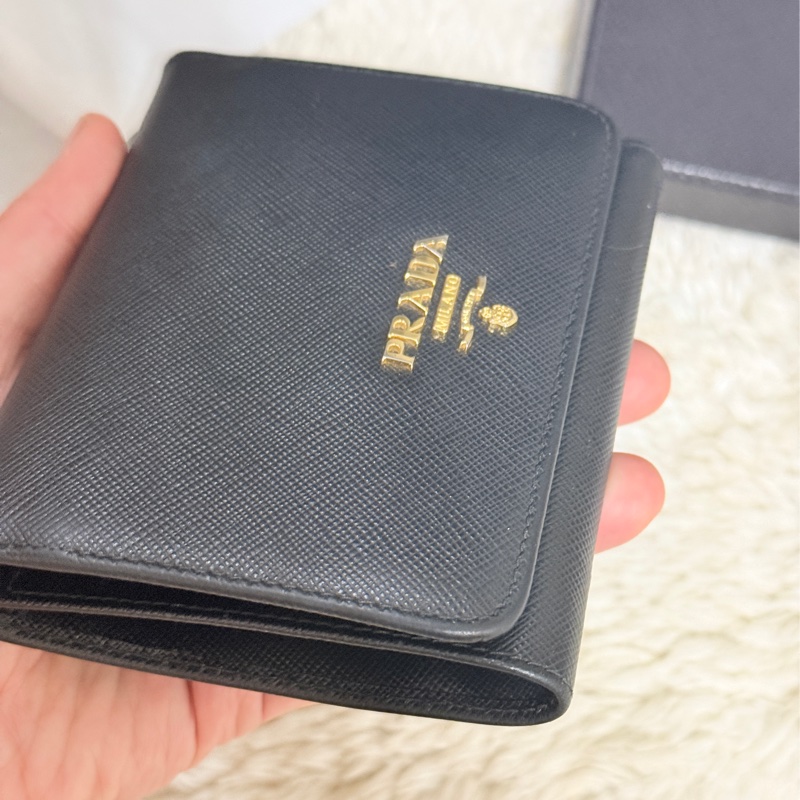 88新✨PRADA經典的黑色防刮牛皮 中夾 短夾 錢包 零錢包-14