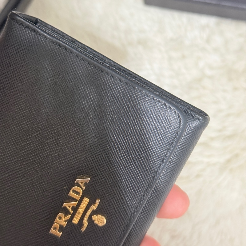 88新✨PRADA經典的黑色防刮牛皮 中夾 短夾 錢包 零錢包-15