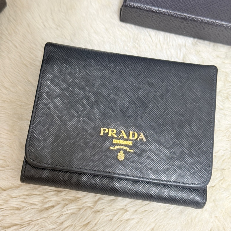 88新✨PRADA經典的黑色防刮牛皮 中夾 短夾 錢包 零錢包-23