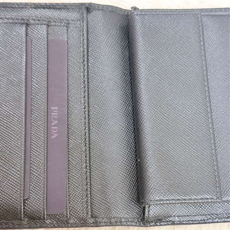 88新✨PRADA經典的黑色防刮牛皮 中夾 短夾 錢包 零錢包-32