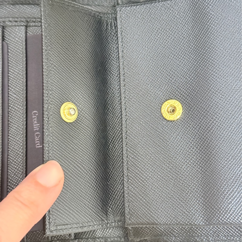 88新✨PRADA經典的黑色防刮牛皮 中夾 短夾 錢包 零錢包-36