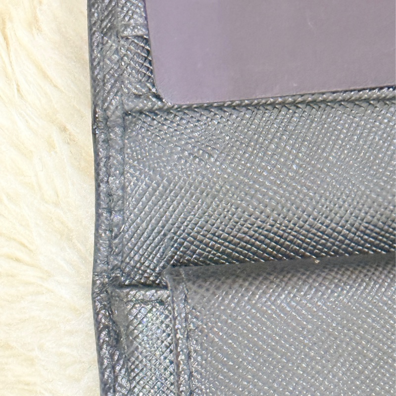 88新✨PRADA經典的黑色防刮牛皮 中夾 短夾 錢包 零錢包-38