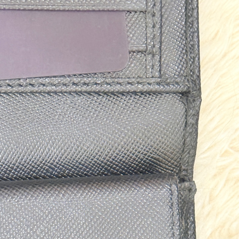 88新✨PRADA經典的黑色防刮牛皮 中夾 短夾 錢包 零錢包-39