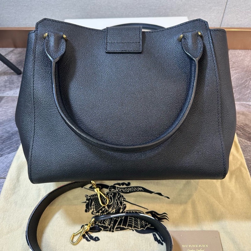 閒置新 未使用 Burberry 博柏利 buckle 方扣購物袋 手提單肩斜挎包-1