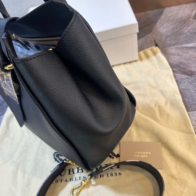 閒置新 未使用 Burberry 博柏利 buckle 方扣購物袋 手提單肩斜挎包-2