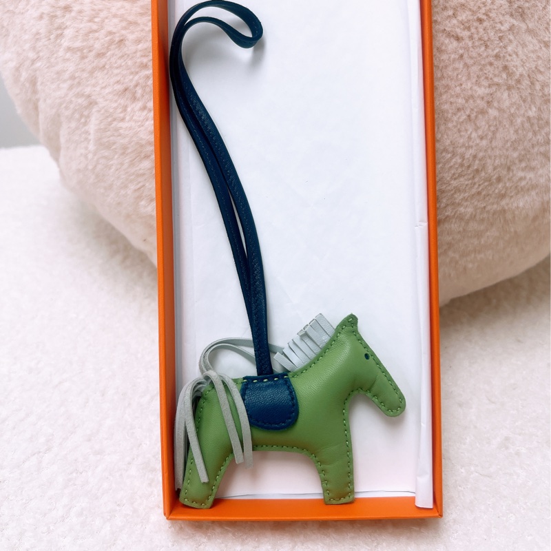 Hermes rodeo pm 牛油果綠小馬掛飾 Z刻-0