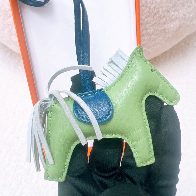 Hermes rodeo pm 牛油果綠小馬掛飾 Z刻-1