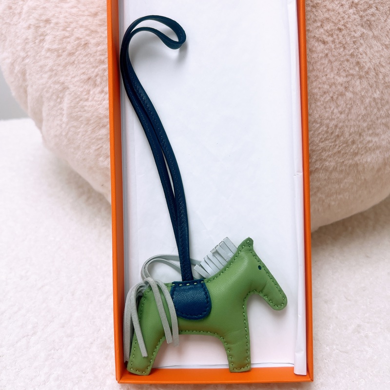 Hermes rodeo pm 牛油果綠小馬掛飾 Z刻-4