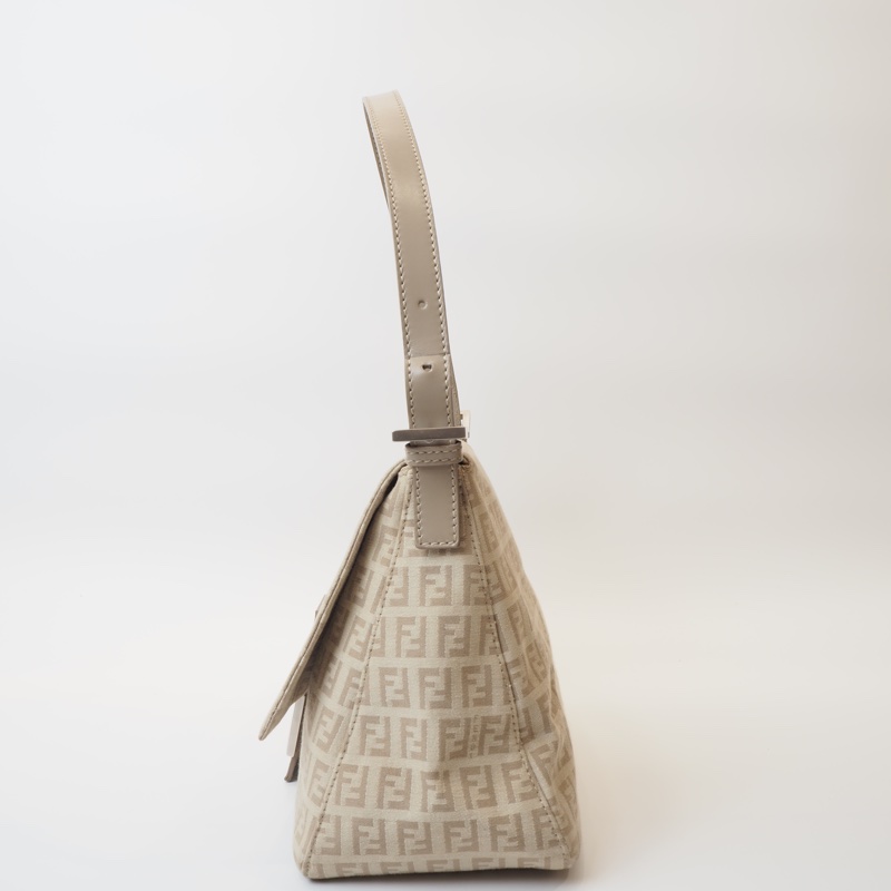 FENDI 米色老花法棍單肩包-9