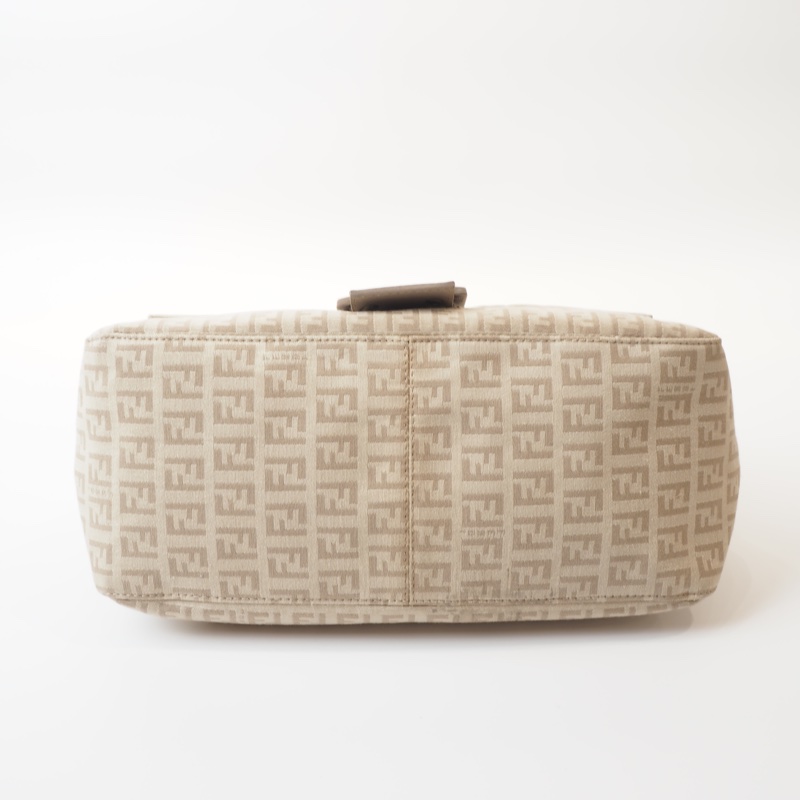 FENDI 米色老花法棍單肩包-12