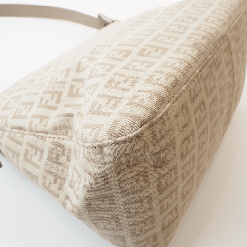 FENDI 米色老花法棍單肩包-16