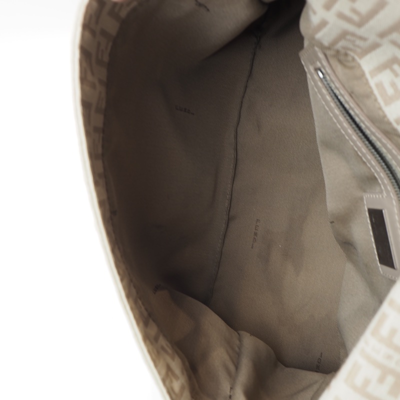 FENDI 米色老花法棍單肩包-18