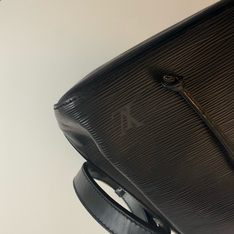 ✔️LOUIS VUITTON LV 路易威登 Epi Noe  水波紋水桶包／黑色-9