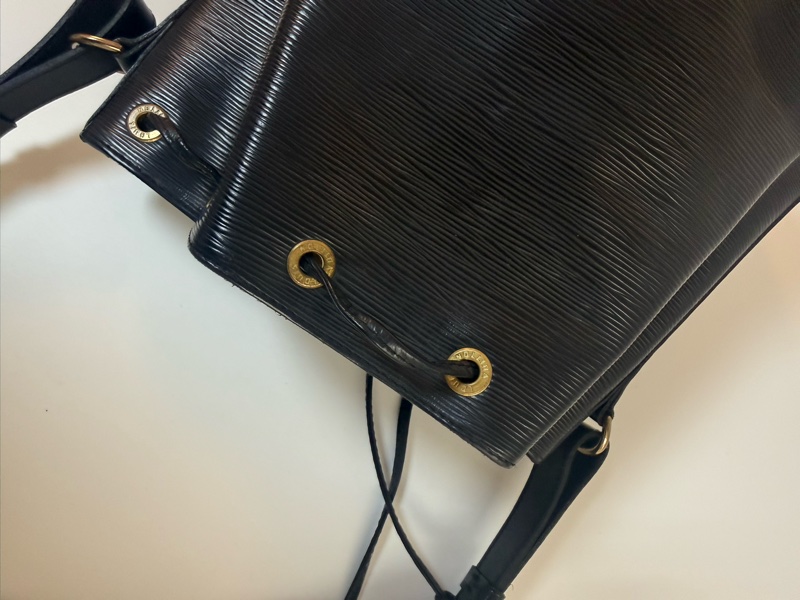 ✔️LOUIS VUITTON LV 路易威登 Epi Noe  水波紋水桶包／黑色-15