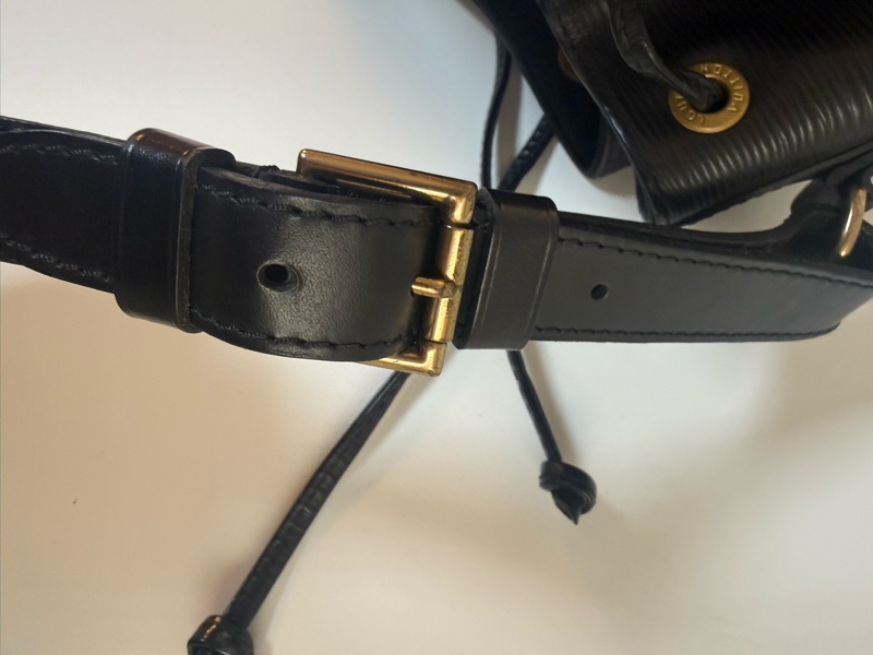 ✔️LOUIS VUITTON LV 路易威登 Epi Noe  水波紋水桶包／黑色-16