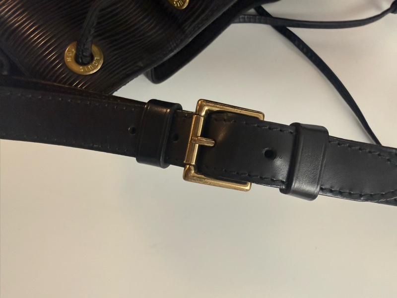 ✔️LOUIS VUITTON LV 路易威登 Epi Noe  水波紋水桶包／黑色-17