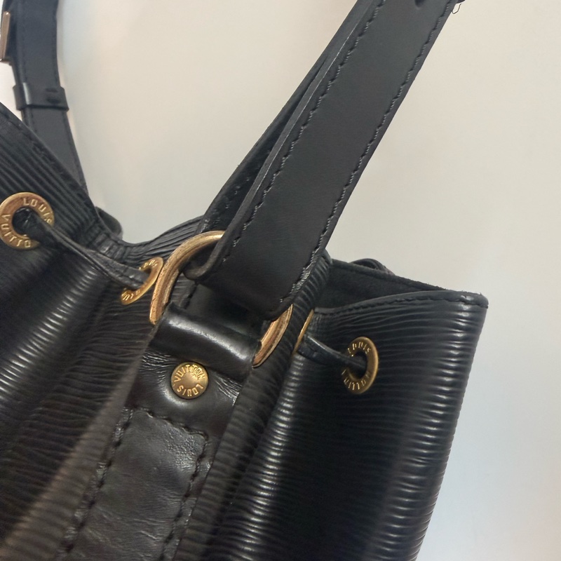 ✔️LOUIS VUITTON LV 路易威登 Epi Noe  水波紋水桶包／黑色-19