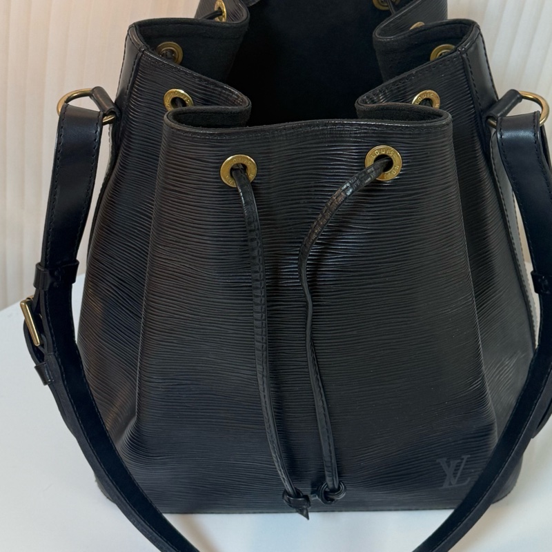 ✔️LOUIS VUITTON LV 路易威登 Epi Noe  水波紋水桶包／黑色-29