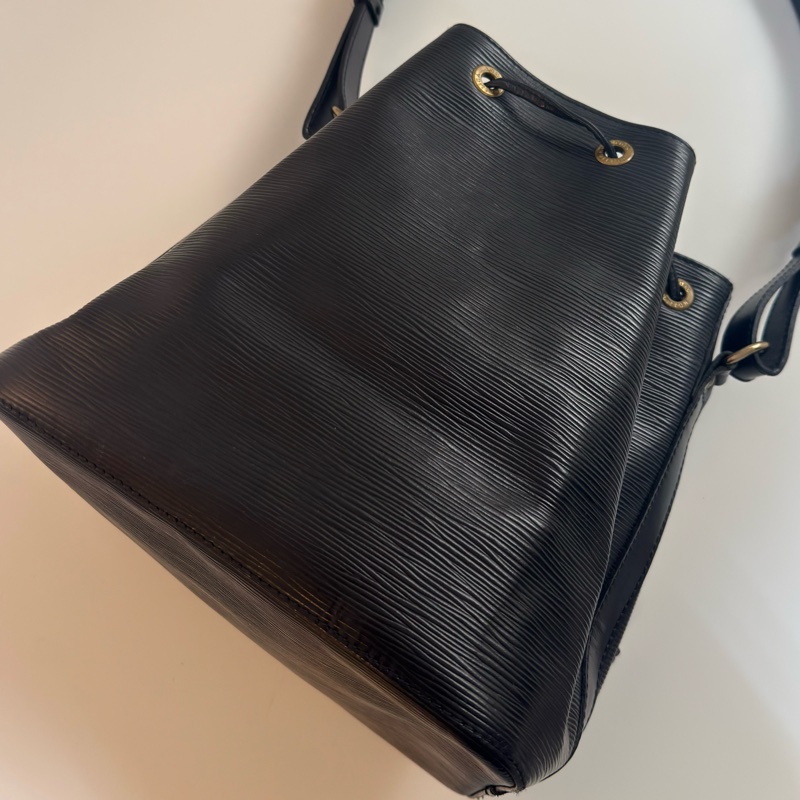 ✔️LOUIS VUITTON LV 路易威登 Epi Noe  水波紋水桶包／黑色-30