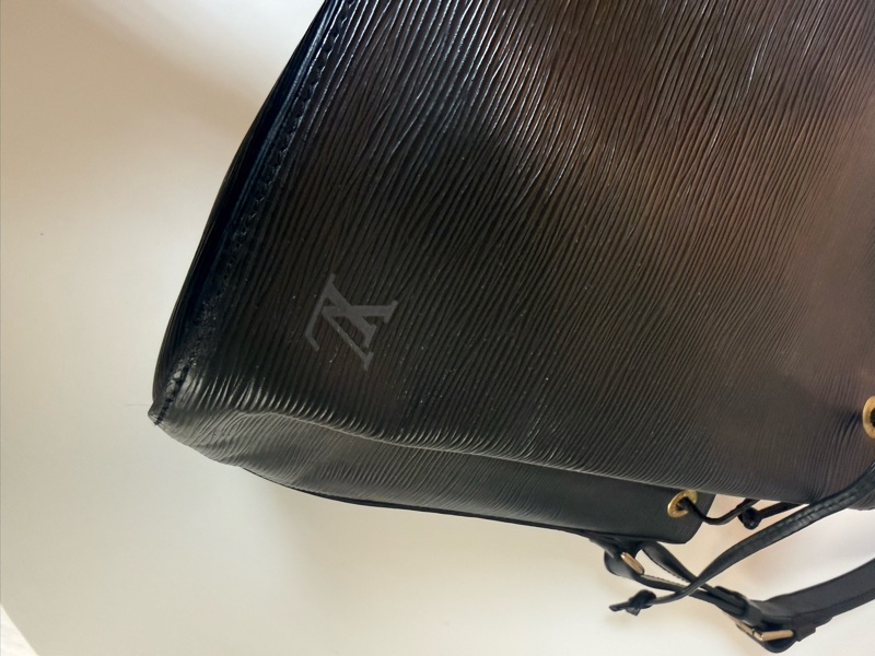 ✔️LOUIS VUITTON LV 路易威登 Epi Noe  水波紋水桶包／黑色-32