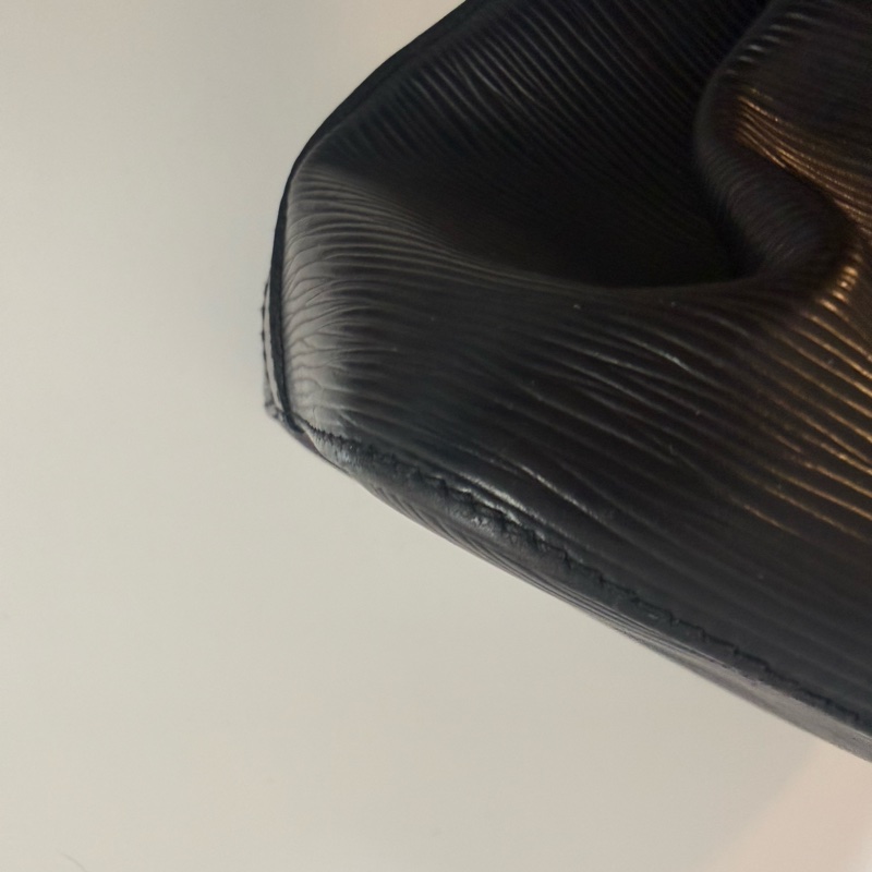 ✔️LOUIS VUITTON LV 路易威登 Epi Noe  水波紋水桶包／黑色-34