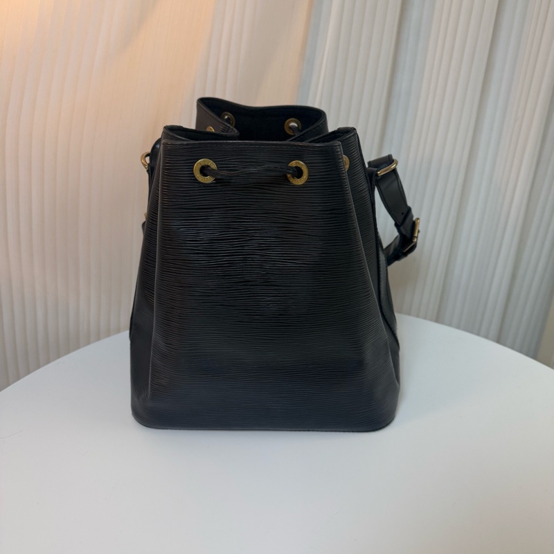 ✔️LOUIS VUITTON LV 路易威登 Epi Noe  水波紋水桶包／黑色-4