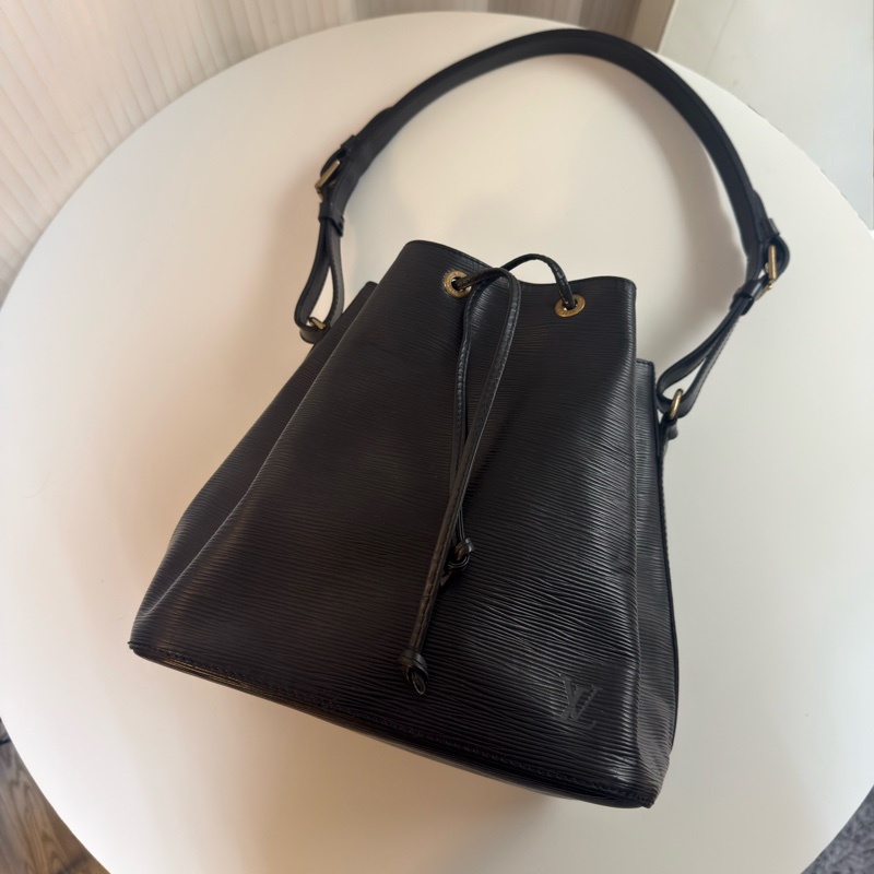✔️LOUIS VUITTON LV 路易威登 Epi Noe  水波紋水桶包／黑色-5