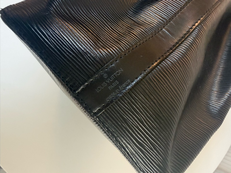 ✔️LOUIS VUITTON LV 路易威登 Epi Noe  水波紋水桶包／黑色-7