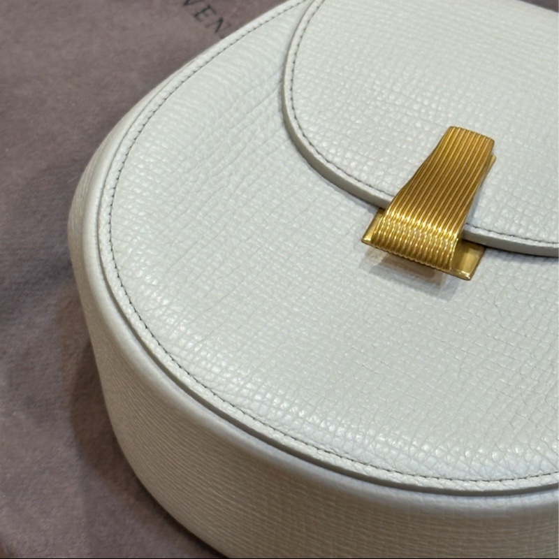 Bottega Veneta BV 小豬包(米白）-5