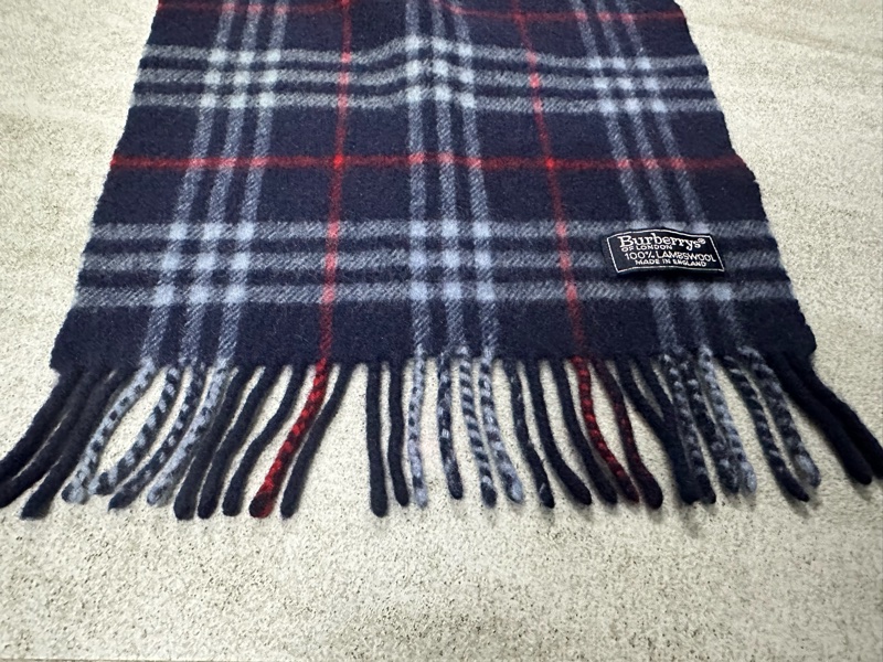BURBERRY海軍藍格紋羔羊毛圍巾✨-22